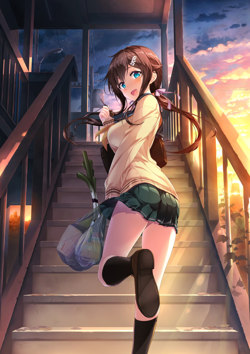 1girl, aikagi_(azarashi_soft), ass, asymmetrical_bangs, back, bag, bangs, blue_eyes