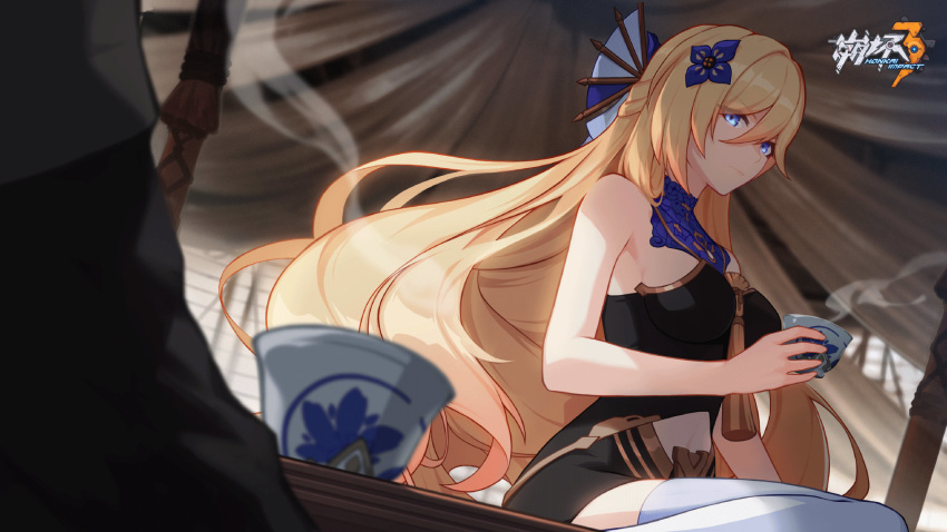 1girl, bare_shoulders, blonde_hair, blue_eyes, blurry, blurry_background, breasts, closed_mouth, depth_of_field, durandal_(honkai_impact), dutch_angle, flower, hair_between_eyes, hair_flower, hair_ornament, highres, honkai_(series), honkai_impact_3rd, indoors, long_hair, medium_breasts, navel, official_art, sitting, solo_focus, steam, thigh-highs, very_long_hair, white_legwear