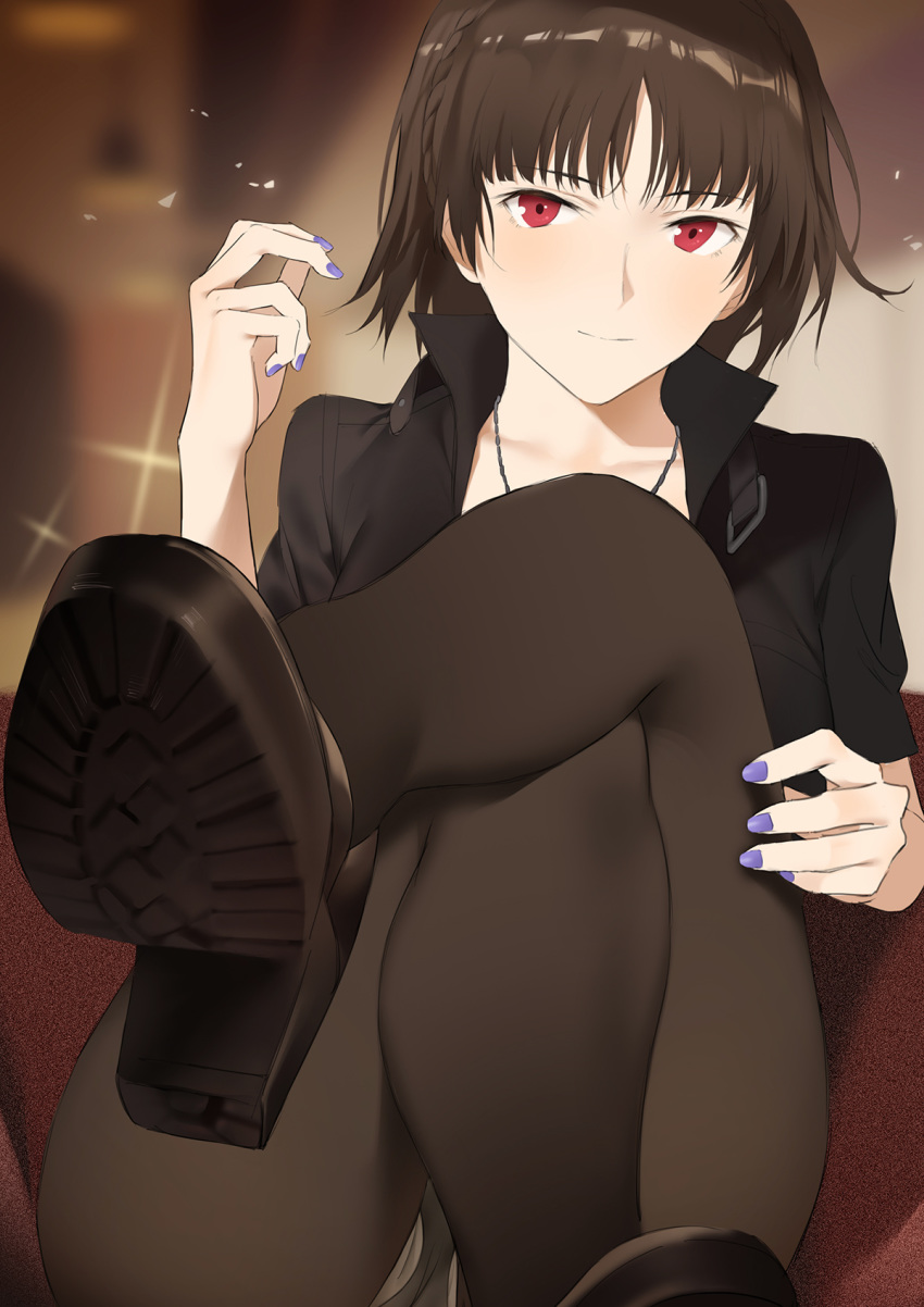1girl, bangs, black_footwear, black_legwear, black_shirt, brown_hair, closed_mouth, crossed_legs