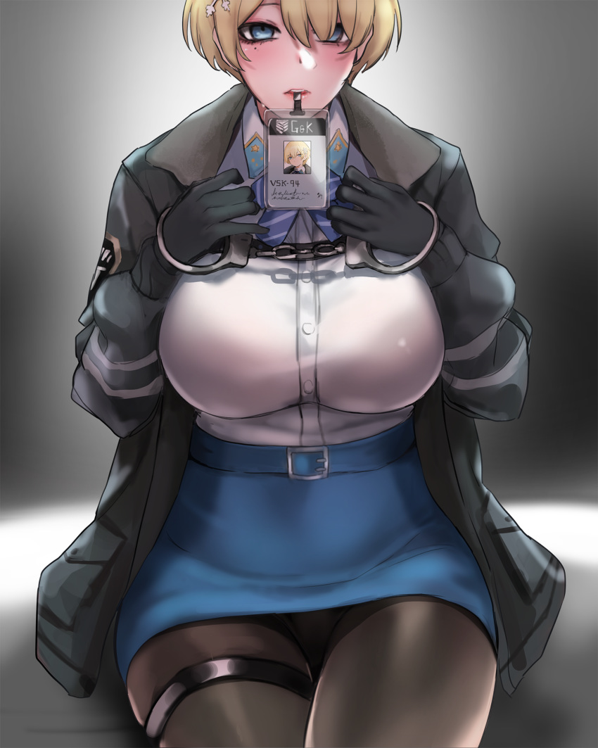 1girl, belt, black_gloves, black_jacket, black_legwear, blonde_hair, blue_belt, blue_eyes