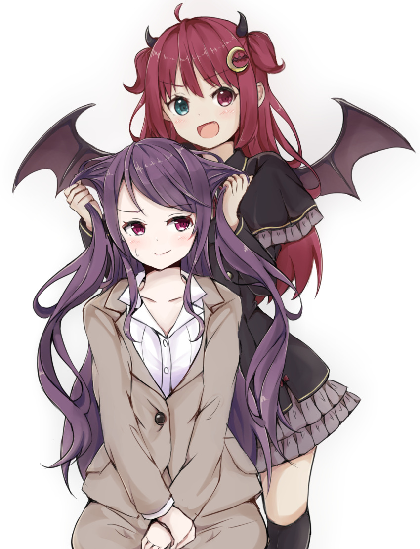 2girls, black_capelet, black_dress, black_horns, black_legwear, blue_eyes, blush, brown_eyes