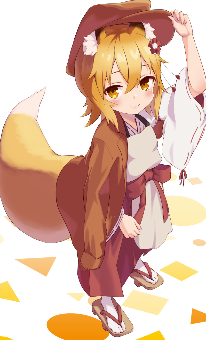 1girl, animal_ear_fluff, animal_ears, blonde_hair, blush, brown_eyes, cereal_(cerealoekaki), coat