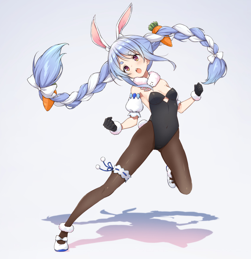 1girl, absurdres, animal_ear_fluff, animal_ears, asanaya, bangs, bare_shoulders, black_gloves, black_leotard, blue_hair, blush, bow, braid, breasts, brown_legwear, bunny_girl, bunny_tail, bunnysuit, carrot_hair_ornament, covered_navel, detached_sleeves, don-chan_(hololive), eyebrows_visible_through_hair, floating_hair, food_themed_hair_ornament, full_body, fur-trimmed_gloves, fur_trim, gloves, gradient, gradient_background, grey_background, hair_bow, hair_ornament, highres, hololive, leotard, long_hair, multicolored_hair, open_mouth, puffy_short_sleeves, puffy_sleeves, rabbit_ears, red_eyes, shadow, shoes, short_eyebrows, short_sleeves, small_breasts, standing, standing_on_one_leg, strapless, strapless_leotard, tail, thick_eyebrows, twin_braids, twintails, two-tone_hair, upper_teeth, usada_pekora, very_long_hair, white_bow, white_footwear, white_hair, white_sleeves