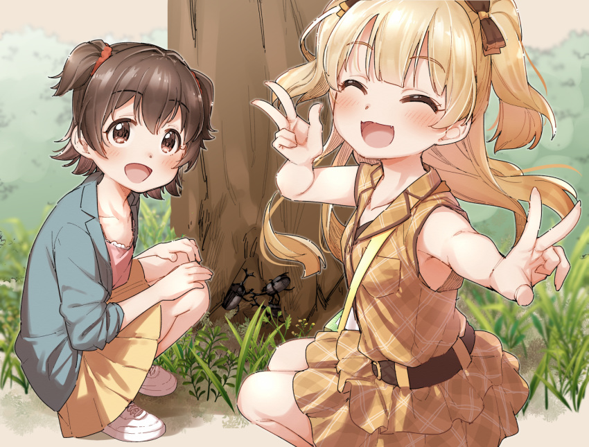 2girls, :d, ^_^, akagi_miria, bangs, blonde_hair, blue_jacket, blurry