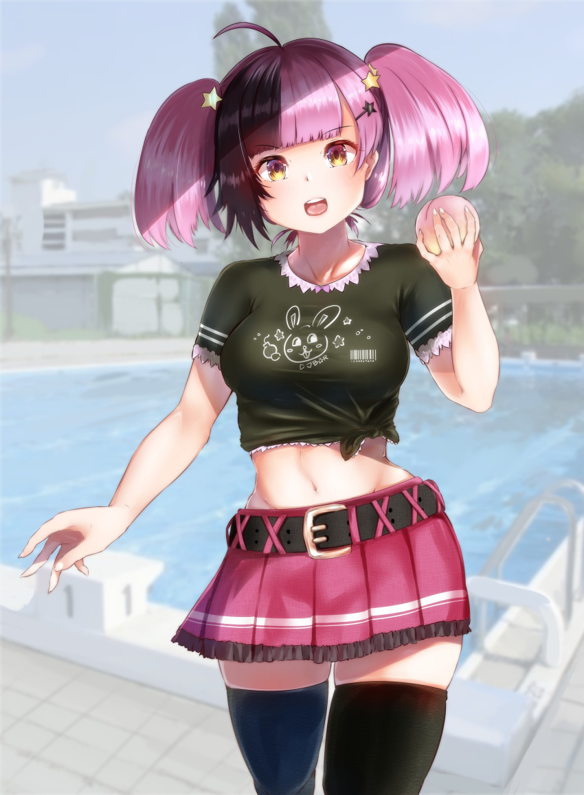 1girl, :d, absurdres, ahoge, bangs, belt, black_belt, black_hair, black_legwear, black_shirt, blunt_bangs, blush, breasts, clothes_writing, collarbone, commentary_request, cowboy_shot, day, eyebrows_visible_through_hair, food, frilled_skirt, frills, fruit, groin, hair_ornament, hairclip, hand_up, highres, holding, holding_food, holding_fruit, lane_line, large_breasts, looking_at_viewer, midriff, miniskirt, multicolored_hair, navel, open_mouth, original, peach, pink_hair, pink_skirt, pleated_skirt, pool, pool_ladder, poolside, shirt, short_sleeves, short_twintails, sidelocks, skindentation, skirt, smile, solo, standing, star_(symbol), star_hair_ornament, starting_block, t-shirt, thigh-highs, tied_shirt, twintails, two-tone_hair, upper_teeth, water, yellow_eyes, yuu_cream, zettai_ryouiki
