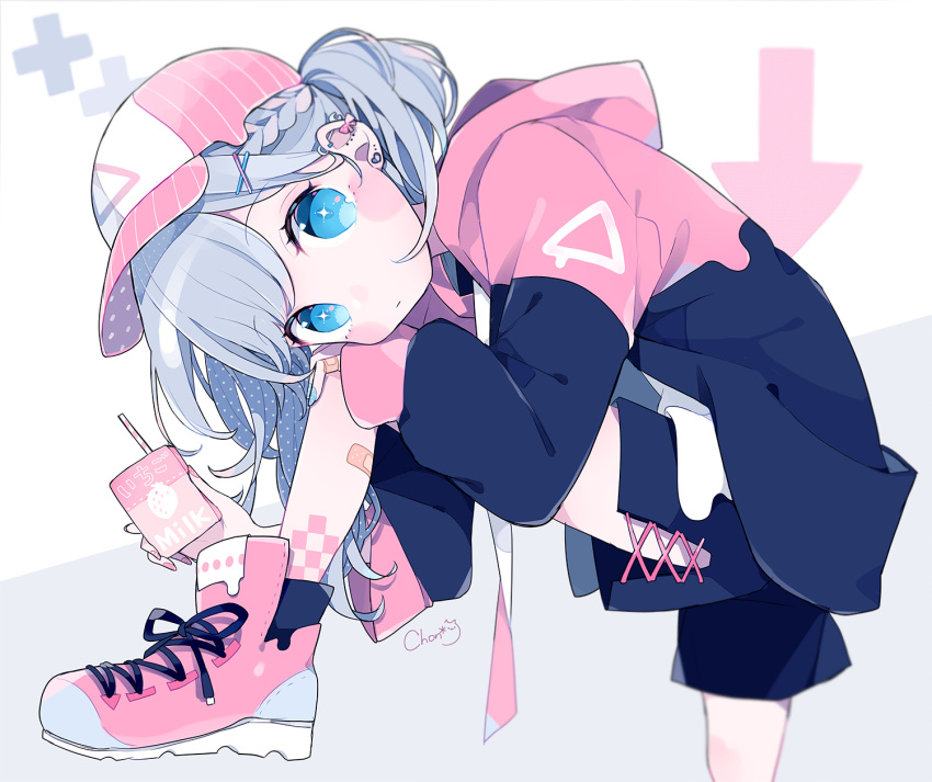 +_+, 1girl, arrow_(symbol), bandaid, bandaid_on_finger, bandaid_on_leg, bangs, baseball_cap