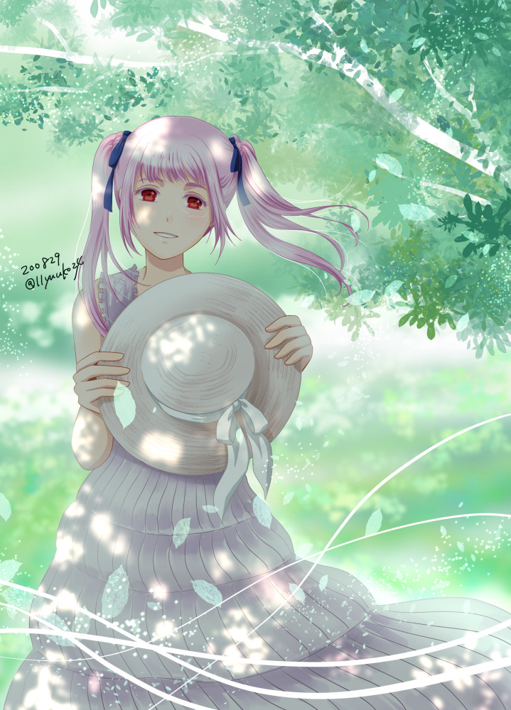 1girl, dated, day, dress, floating_hair, grin, hannelole_(honzuki_no_gekokuji), hat