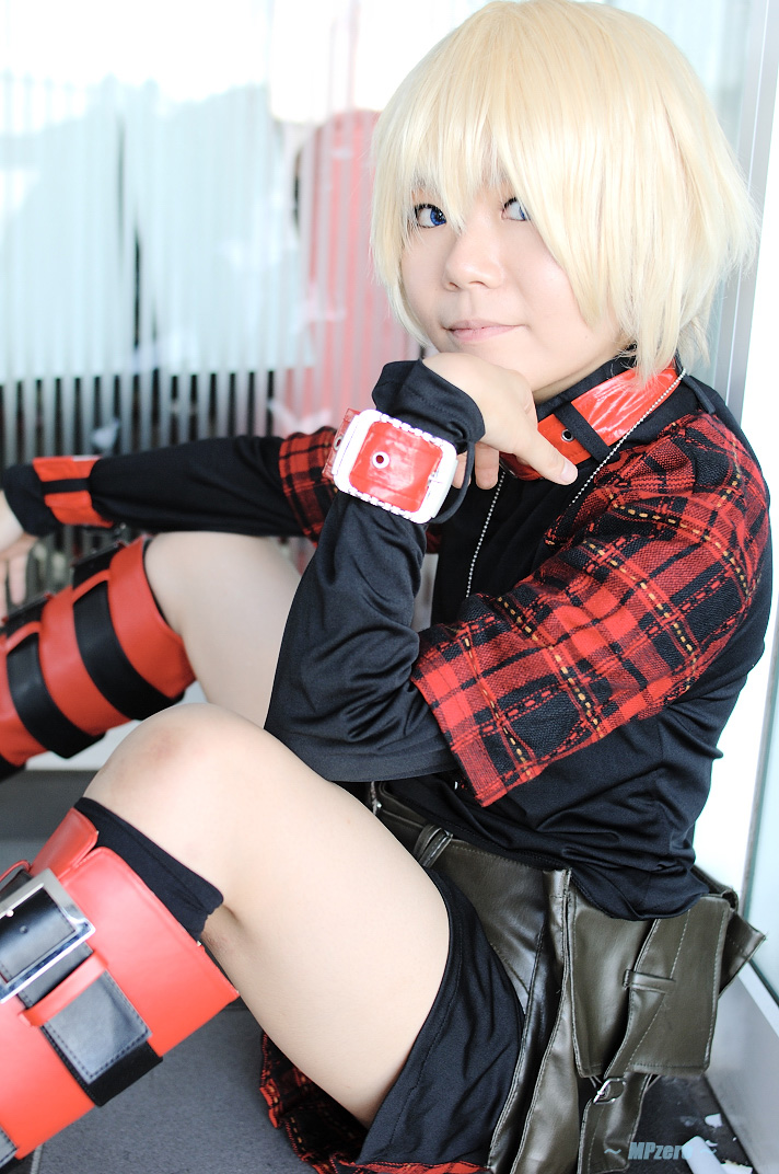 belts, blonde_hair, boots, cosplay, minase_risa, photo, plaid, rin_(character), shorts, togainu_no_chi