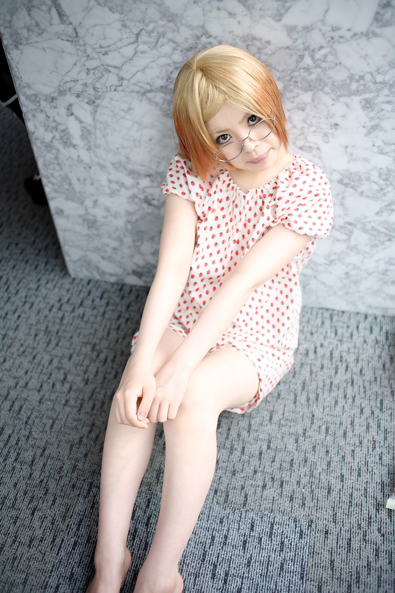 blonde_hair, cosplay, dress, glasses, ichigo_mashimaro, mamiya_tamaki, photo, sakuragi_matsuri, strawberry_pattern