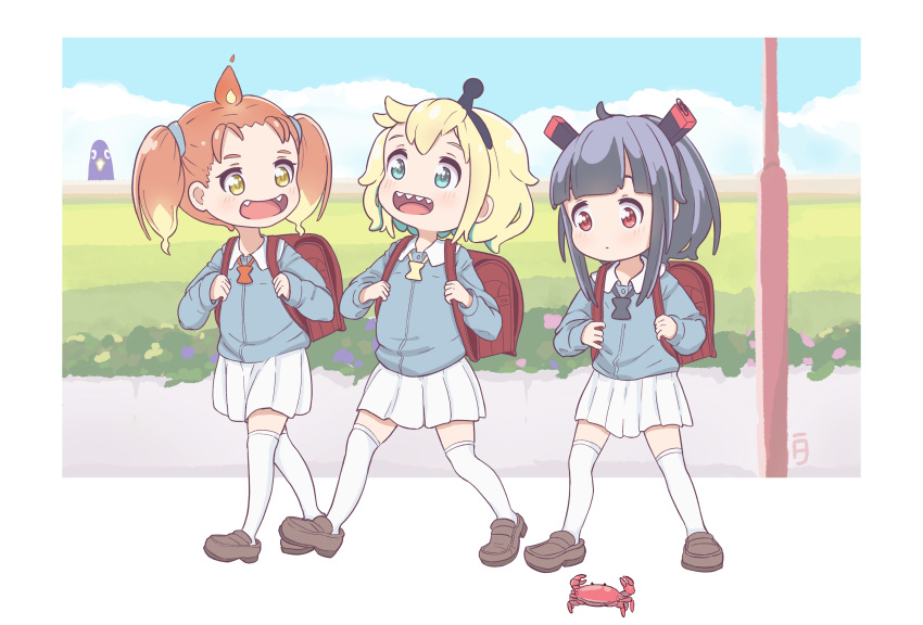 3girls, amano_pikamee, bag, black_hair, blonde_hair, crab, fangs, fire