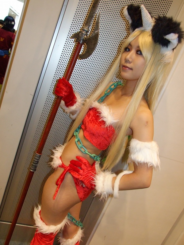 animal_ears, blonde_hair, bra, cat_ears, chains, cosplay, horn, kisaragi_towa