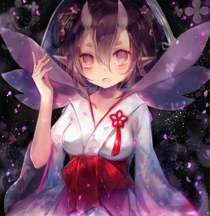 1girl, :o, black_background, black_hair, flower, hair_between_eyes, hair_flower, hair_ornament, hanchan, highres, horns, japanese_clothes, kimono, looking_at_viewer, momo_(onmyoji), oni_horns, onmyoji, pink_flower, pointy_ears, sash, short_hair, solo, wide_sleeves, wings
