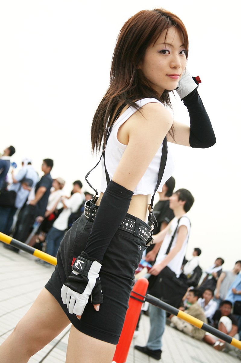 cosplay, final_fantasy, final_fantasy_vii, fingerless_gloves, midriff, miniskirt, shouka, suspenders, tank_top, tifa_lockhart