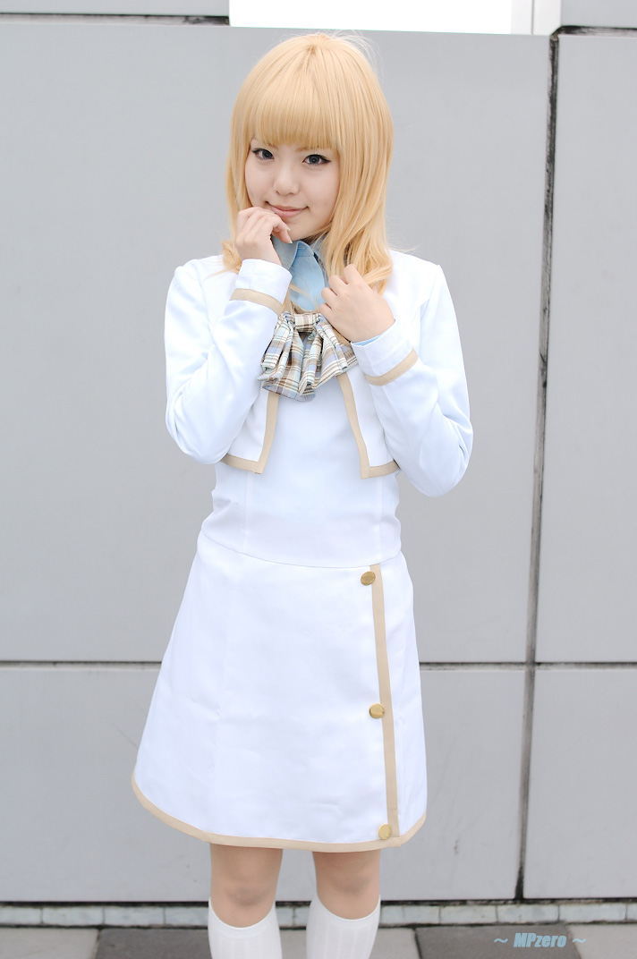 blonde_hair, cosplay, kneehighs, konohana_hikari, konohana_hikari_(cosplay), school_uniform, strawberry_panic, suzuran_ousaka