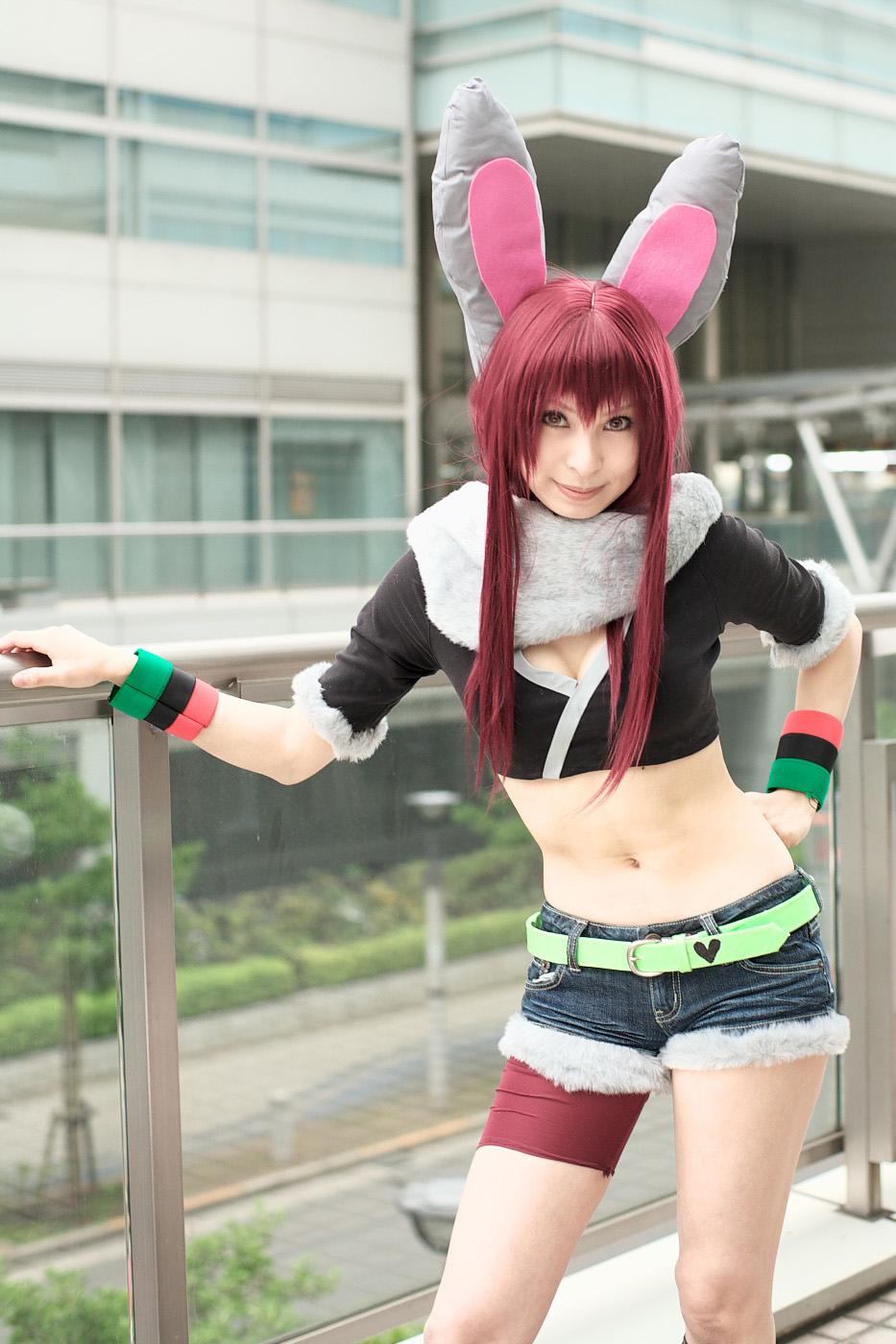 animal_ears, ari_(model), rabbit_ears, cleavage, cosplay, cutoffs, fur-trimmed, getsumento_heiki_miina