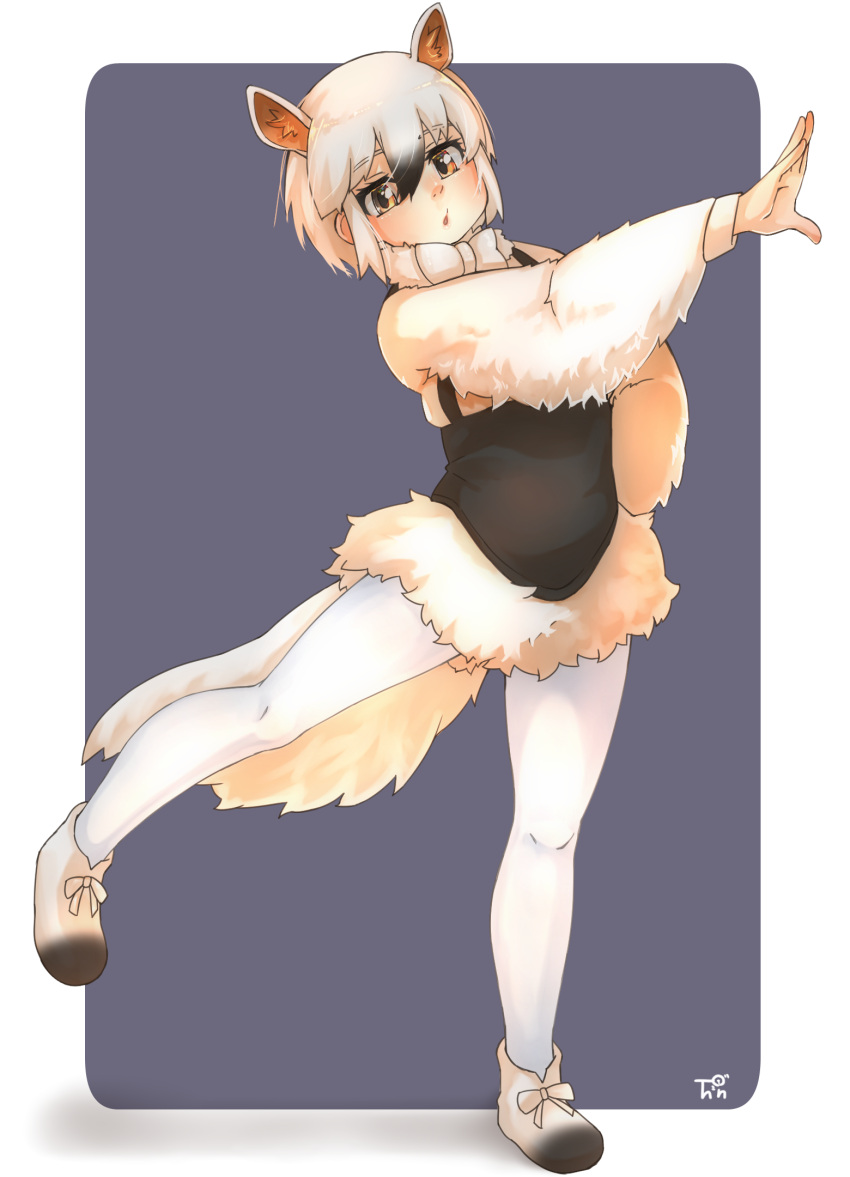 1girl, animal_ears, bangs, black_hair, bow, bowtie, commentary_request, extra_ears