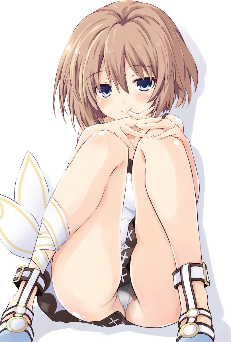 1girl, ass, bare_shoulders, blanc, blue_eyes, blush, breasts, brown_hair