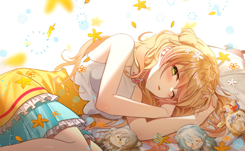 >_<, 5girls, :d, animal_ears, blonde_hair, blue_hair, blurry, breasts