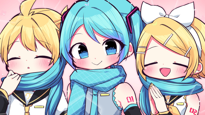 1boy, 2girls, :>, aqua_eyes, aqua_hair, aqua_neckwear, bangs, bare_shoulders