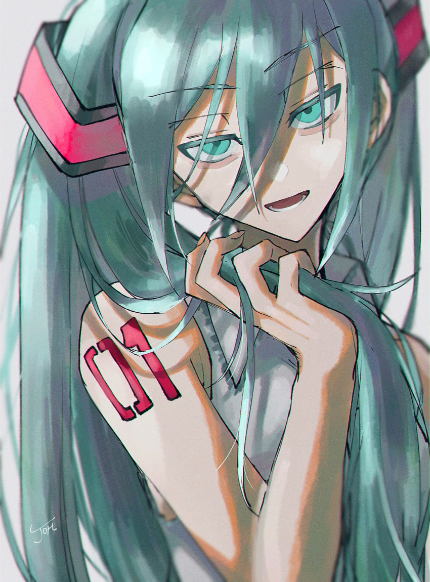 1girl, aqua_eyes, aqua_hair, arm_tattoo, bangs, eyebrows_visible_through_hair, grey_background, grey_shirt