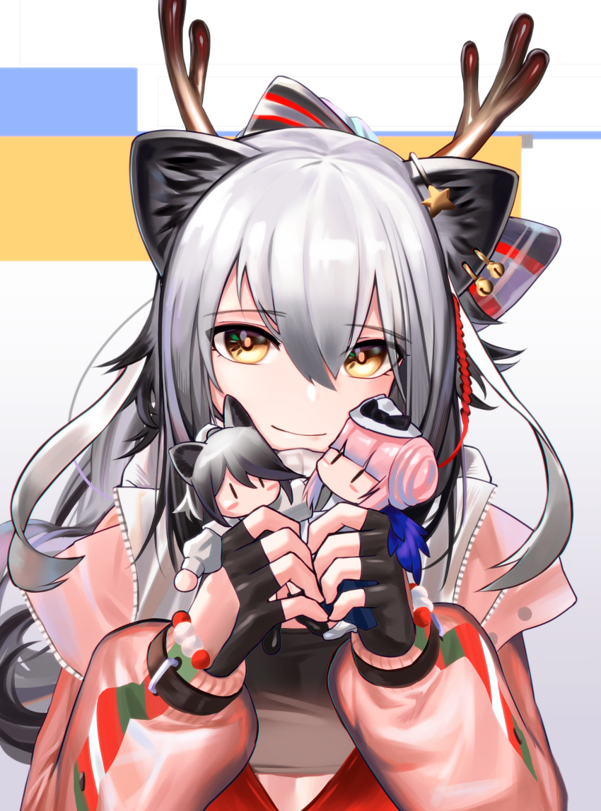 1girl, absurdres, animal_ears, antlers, arknights, bangs, black_gloves, bow, cat_ears, ceylon_(arknights), character_doll, commentary_request, doll, eyebrows_visible_through_hair, fake_antlers, fingerless_gloves, gloves, hair_between_eyes, hair_bow, highres, holding, holding_doll, jacket, long_hair, long_sleeves, looking_at_viewer, official_alternate_costume, pink_jacket, rivet_vvrn, schwarz_(arknights), schwarz_(presents)_(arknights), silver_hair, smile, solo, upper_body, yellow_eyes