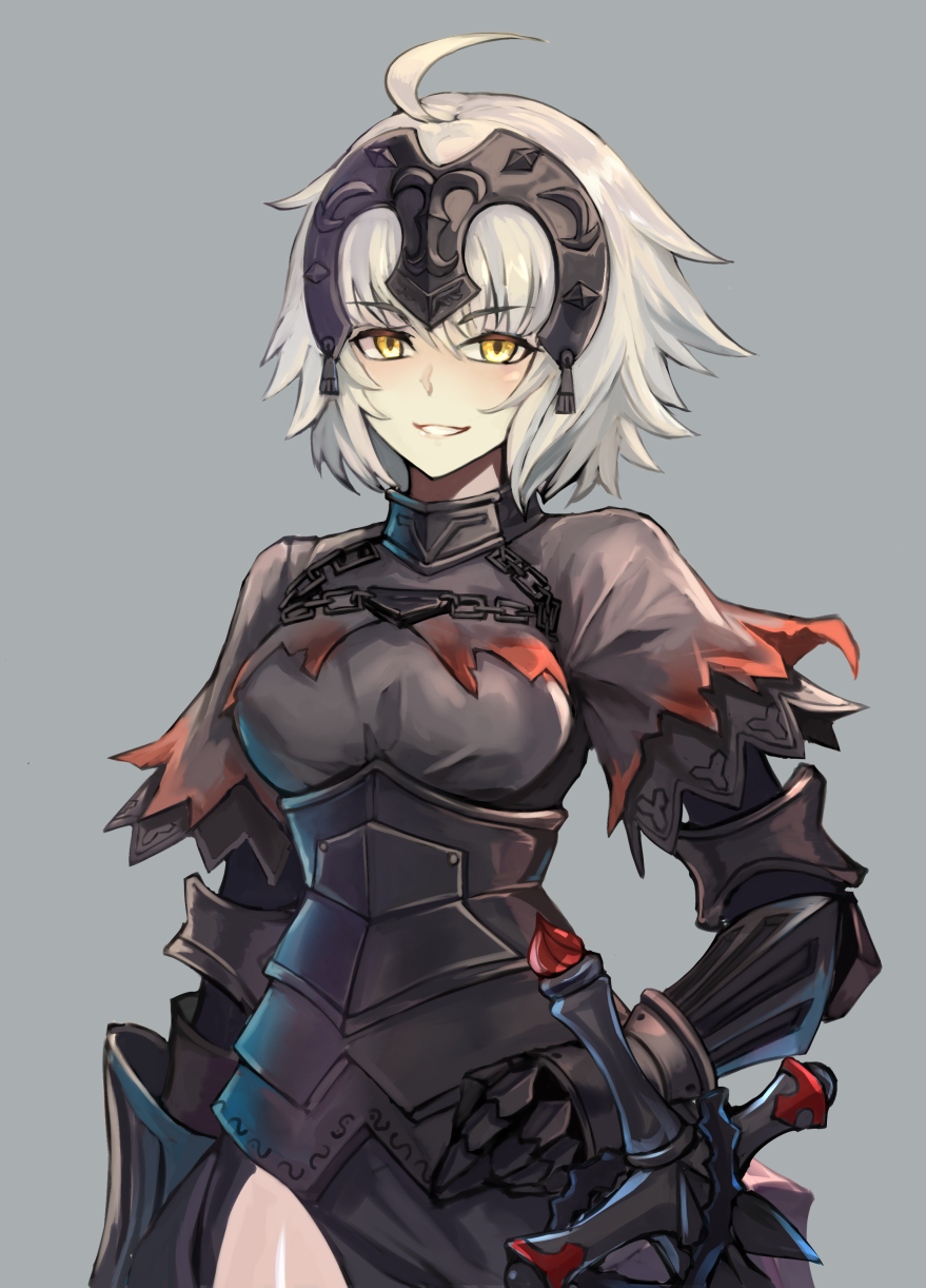 1girl, ahoge, arm_at_side, armor, armored_dress, bangs, blush, breasts, chain, commentary_request, cowboy_shot, eyebrows_visible_through_hair, fate/grand_order, fate_(series), fur_trim, gauntlets, grey_background, headpiece, highres, jeanne_d'arc_(alter)_(fate), jeanne_d'arc_(fate)_(all), large_breasts, looking_at_viewer, medium_breasts, short_hair, silver_hair, simple_background, smile, solo, sword, teeth, weapon, yellow_eyes, yu_kitsune