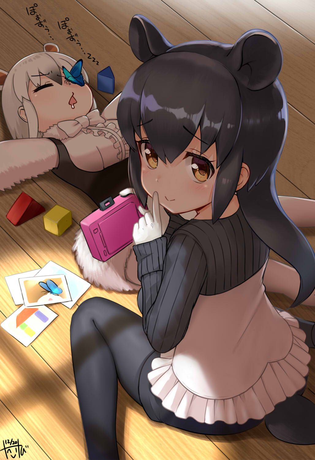 2girls, animal_ears, anteater_ears, anteater_tail, black_hair, black_legwear, black_shirt, black_shorts