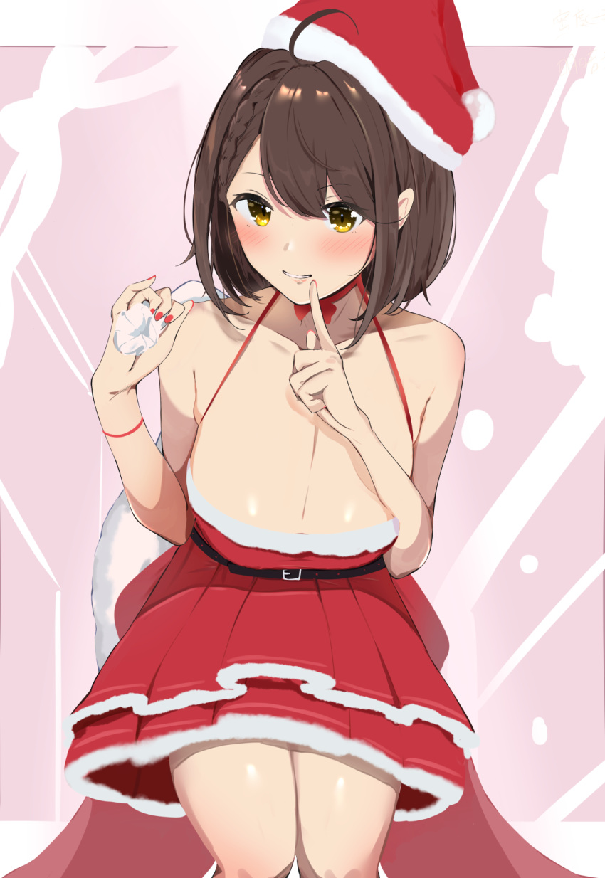 1girl, ahoge, alternate_costume, azur_lane, baltimore_(azur_lane), belt, black_belt, blush, bracelet, braid, breasts, brown_hair, choker, dress, finger_to_mouth, halterneck, hat, highres, jewelry, leaning_forward, mattyazuki, nail_polish, pink_background, red_choker, red_dress, red_nails, santa_costume, santa_hat, short_hair, side_braid, smile, thighs, yellow_eyes