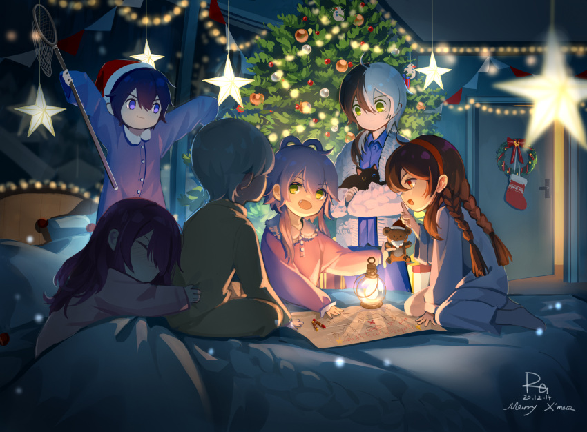 2boys, 4girls, absurdres, arms_up, asamayuki_ra, black_hair, blue_eyes, blue_hair, blue_pajamas, braid, brown_hair, child, christmas, christmas_lights, christmas_ornaments, christmas_stocking, christmas_tree, closed_eyes, commentary, crayon, fang, fur-trimmed_headwear, green_eyes, grey_hair, hair_rings, hat, highres, holding, holding_stuffed_toy, hug, hug_from_behind, index_finger_raised, indoors, lamp, leaning_on_person, long_hair, luo_tianyi, map, merry_christmas, mo_qingxian, multicolored_hair, multiple_boys, multiple_girls, night, open_mouth, outstretched_arms, pajamas, ponytail, purple_hair, red_headwear, santa_hat, signature, smile, star_ornament, string_of_flags, stuffed_animal, stuffed_toy, teddy_bear, twin_braids, two-tone_hair, under_covers, vocaloid, vsinger, white_hair, wreath, yanhe, yuezheng_ling, yuezheng_longya, zhiyu_moke