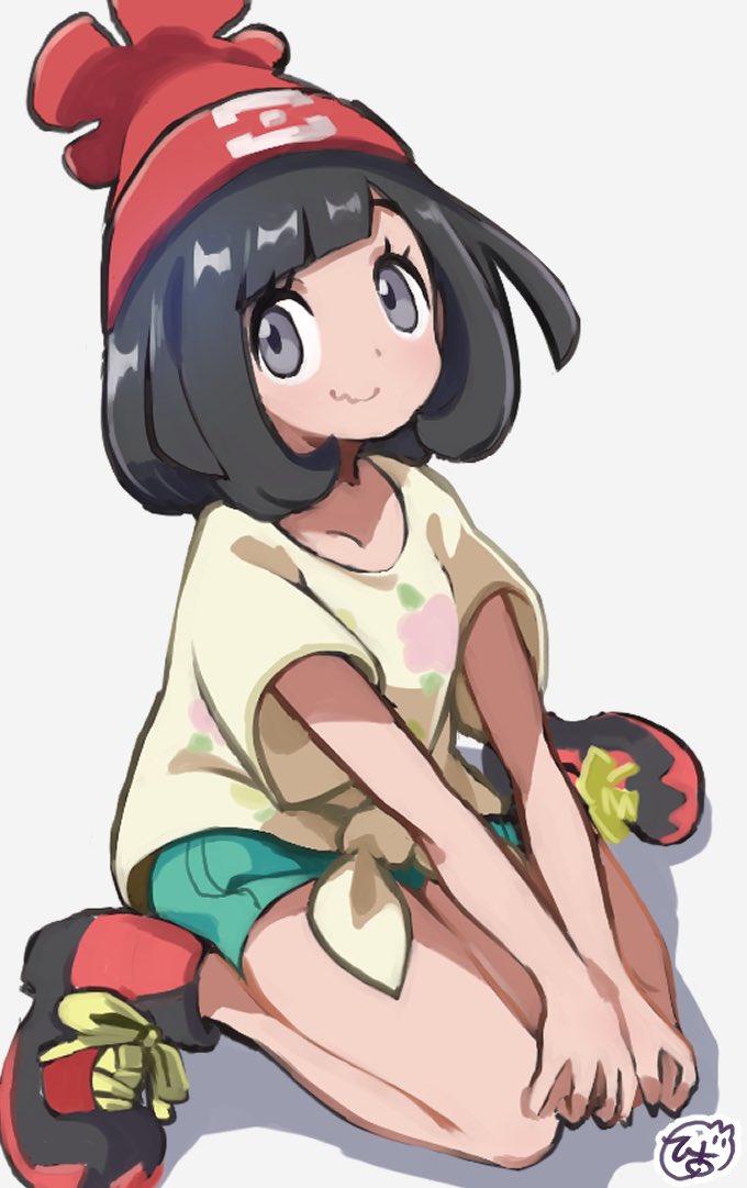 1girl, beanie, black_hair, blush, collarbone, green_shorts, grey_background, hat