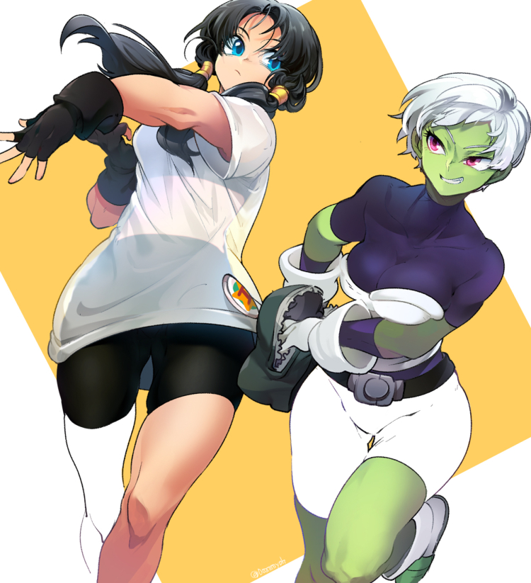2girls, armor, bare_legs, belt, bike_shorts, black_belt, black_gloves, black_hair