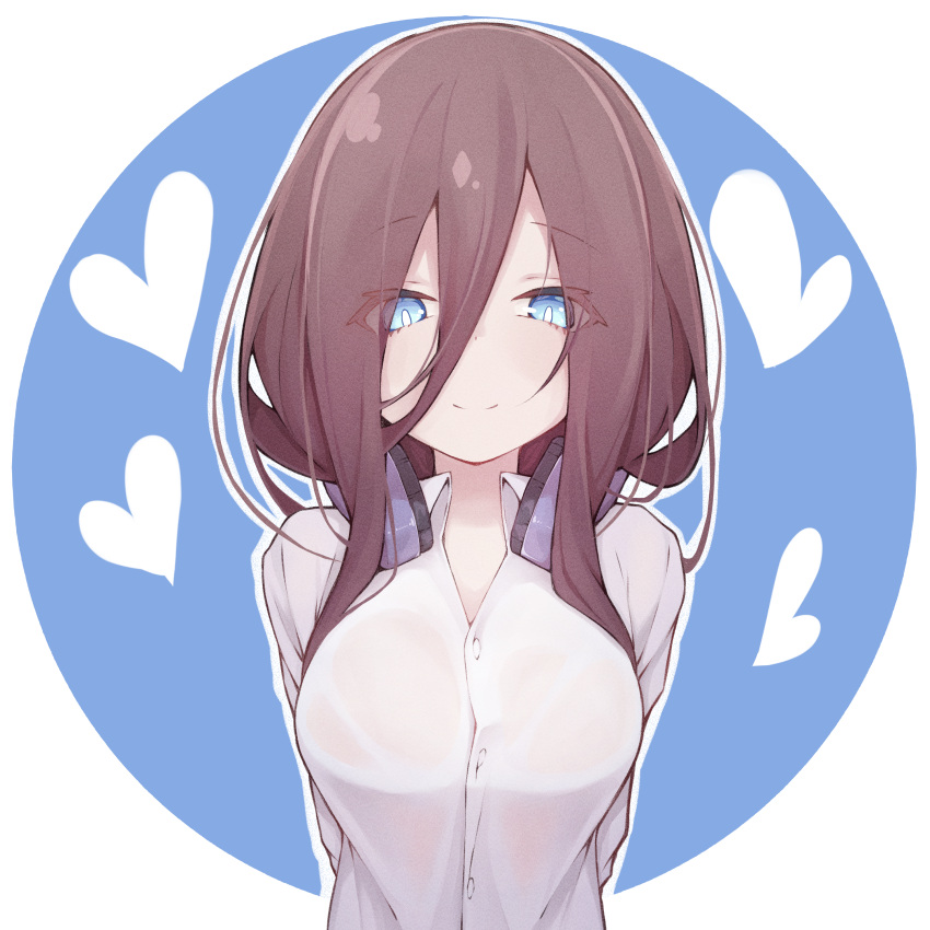 1girl, absurdres, blue_background, blue_eyes, breasts, closed_mouth, eyebrows_visible_through_hair, go-toubun_no_hanayome