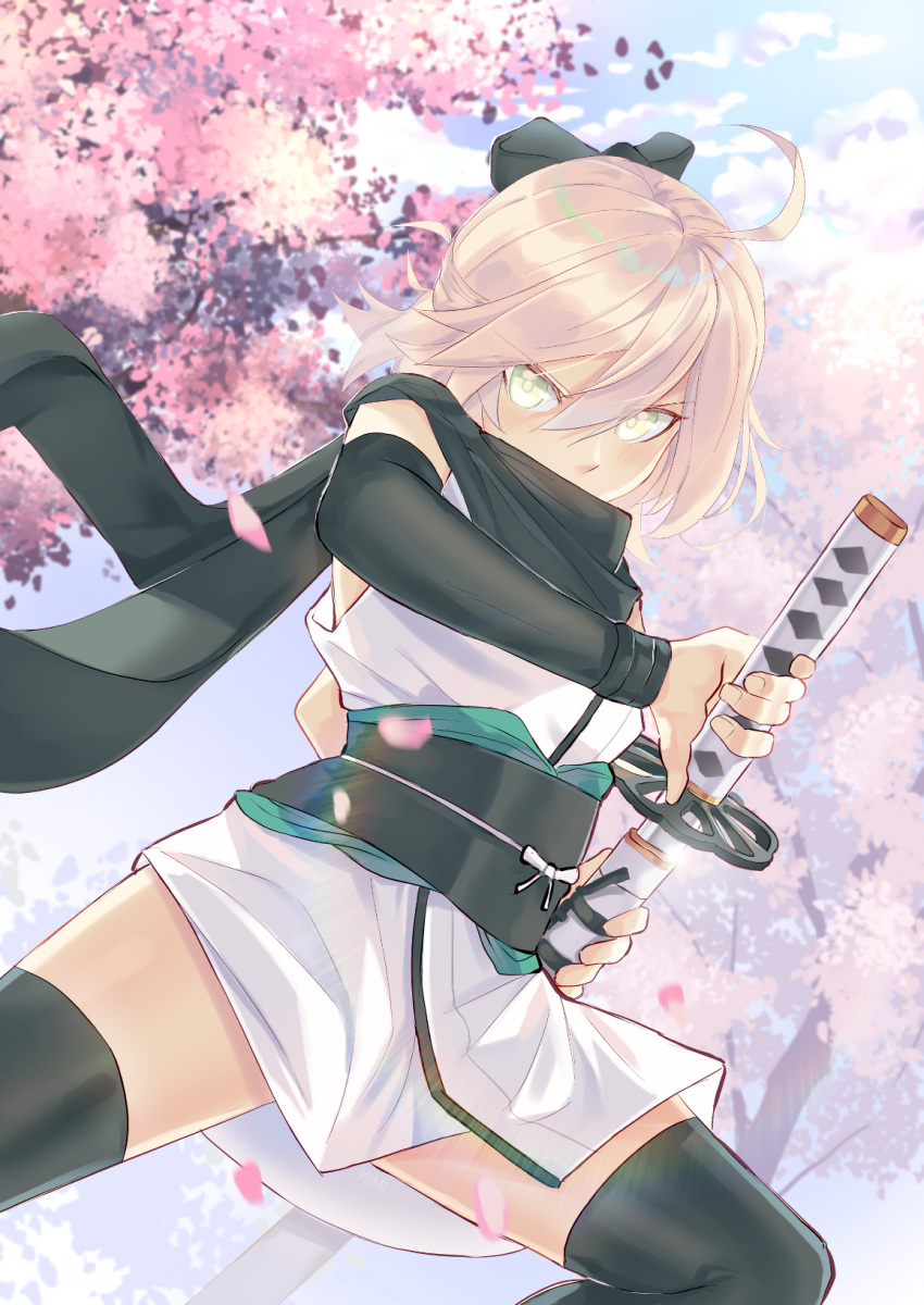 1girl, arm_guards, black_bow, black_scarf, blonde_hair, bow, cowboy_shot, fate/grand_order