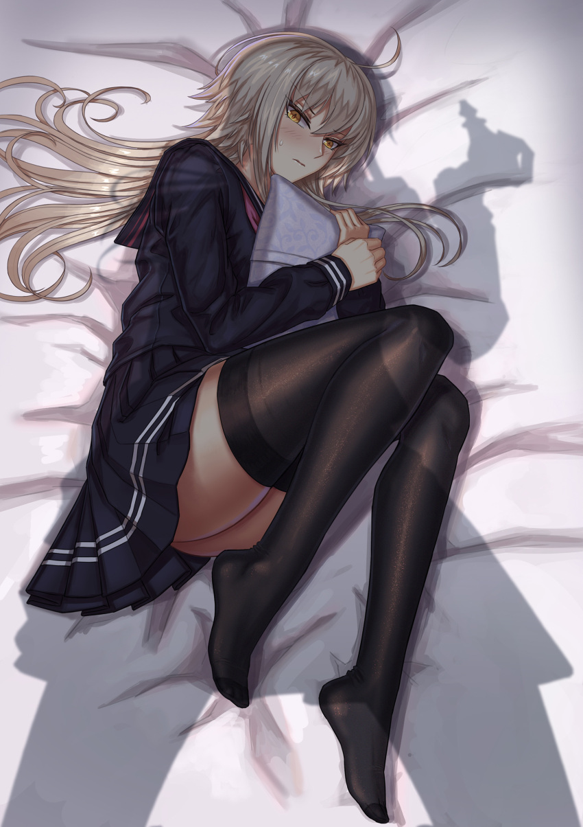 1girl, ahoge, bed, black_legwear, fate/grand_order, fate_(series), feet, highres