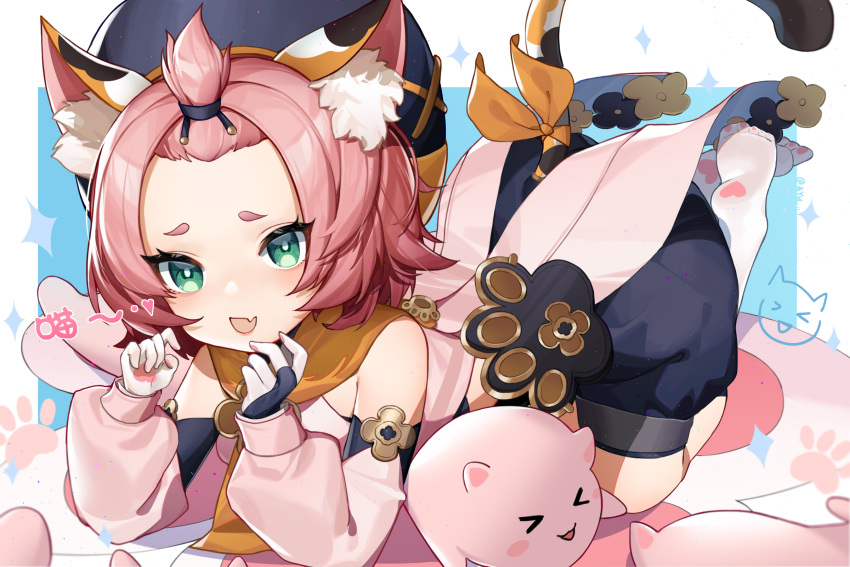 >_<, 1girl, :3, animal_ear_fluff, animal_ears, ayu_(ayuyu0924), bangs, bangs_pinned_back