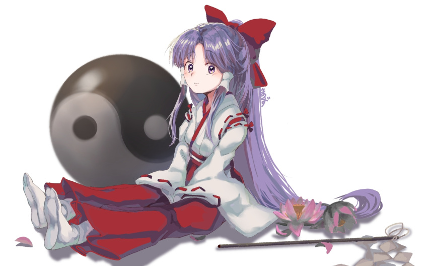 1girl, bangs, blush, bow, closed_mouth, commentary_request, eyebrows_visible_through_hair, flower