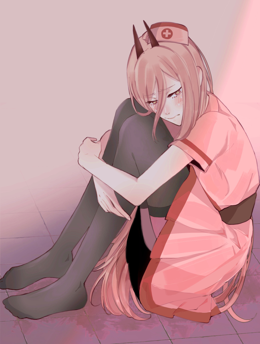 +_+, 1girl, alternate_costume, black_legwear, blush, chainsaw_man, closed_mouth, commentary