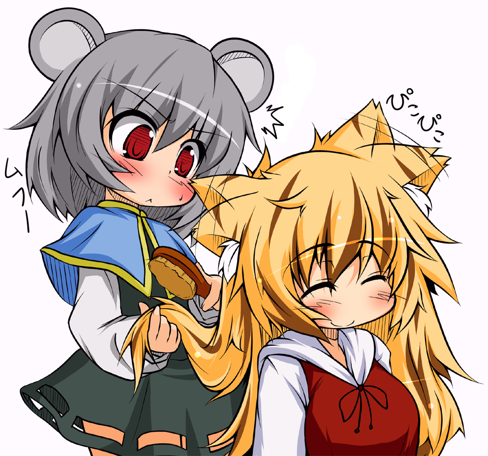 /\/\/\, 2girls, :<, alternate_hair_length, alternate_hairstyle, animal_ears, bad_id, blonde_hair, blush, capelet, closed_eyes, daisaku_(artist), ear_wiggle, flapping, grey_hair, hair_brush, hair_brushing, kemonomimi_mode, long_hair, mouse_ears, multiple_girls, nazrin, red_eyes, short_hair, smile, surprised, tiger_ears, toramaru_shou, touhou