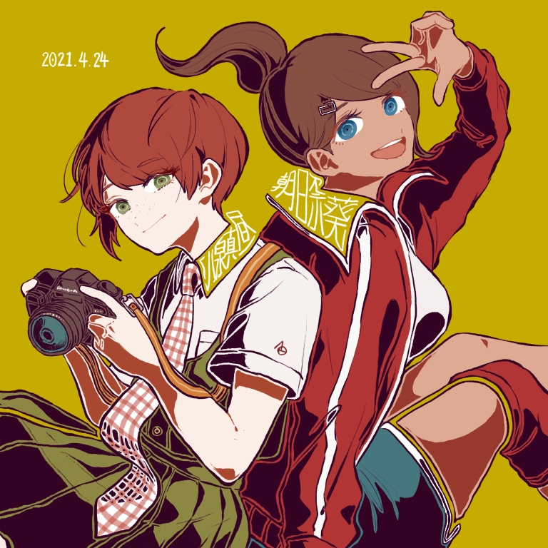 2girls, :d, arm_up, asahina_aoi, back-to-back, bangs, blue_eyes, blush