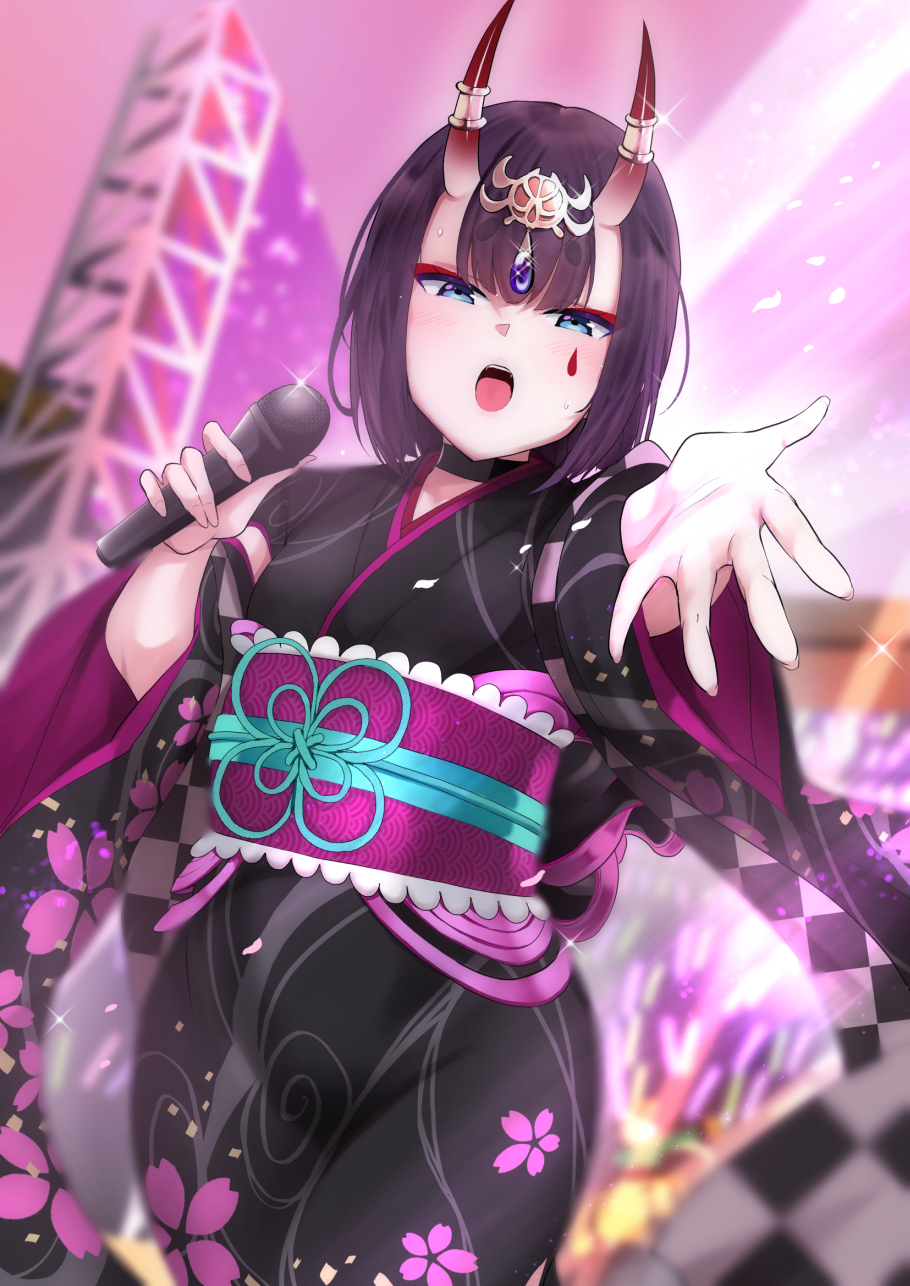 1girl, bangs, black_kimono, bob_cut, breasts, choker, eyeliner, fate/grand_order