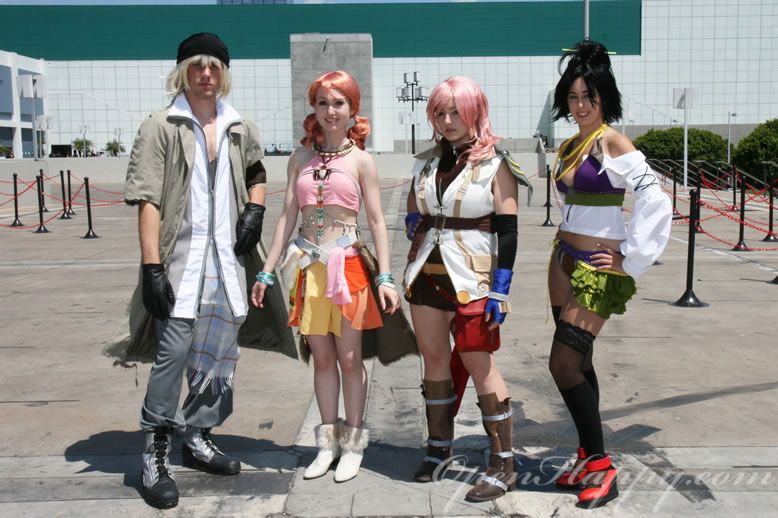 black_eyes, cosplay, fail, final_fantasy, final_fantasy_xiii, lebreau, lightning, snow