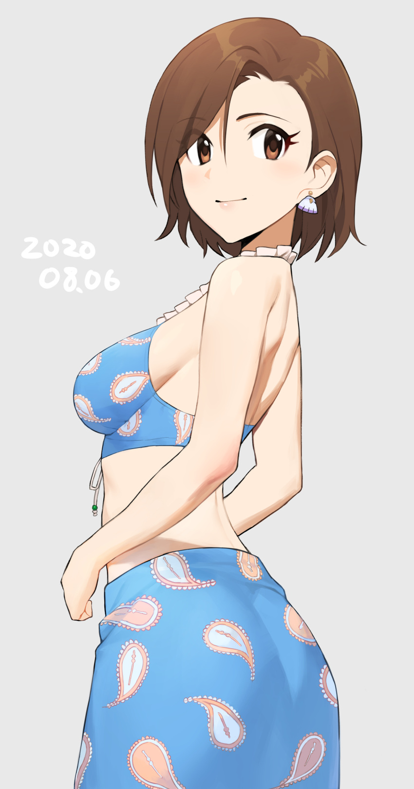 absurdres, bare_shoulders, bikini, bikini_top, blue_bikini, blue_skirt, breasts, brown_eyes, brown_hair, closed_mouth, cowboy_shot, dated, earrings, eyebrows_visible_through_hair, from_side, grey_background, highres, idolmaster, idolmaster_cinderella_girls, jewelry, looking_at_viewer, looking_to_the_side, medium_breasts, mizuki_seira, onao, print_bikini, print_skirt, shell, shell_earrings, short_hair, sideboob, simple_background, skirt, smile, swimsuit
