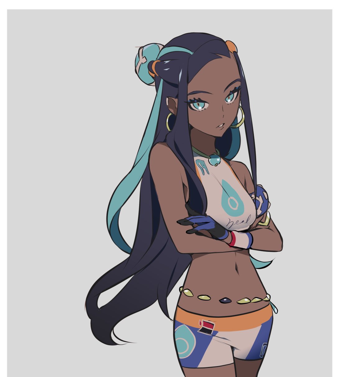 1girl, aqua_eyes, aqua_hair, armlet, belly_chain, bike_shorts, black_hair, blue_eyeshadow, breasts, commentary, cowboy_shot, crossed_arms, dark-skinned_female, dark_skin, dynamax_band, ear_piercing, earrings, eyelashes, eyeshadow, gloves, grey_background, gym_leader, hair_bun, highres, hoop_earrings, jewelry, katagiri_ikumi, long_hair, makeup, multicolored_hair, navel, necklace, nessa_(pokemon), number, parted_lips, piercing, pokemon, pokemon_(game), pokemon_swsh, single_glove, solo, two-tone_hair