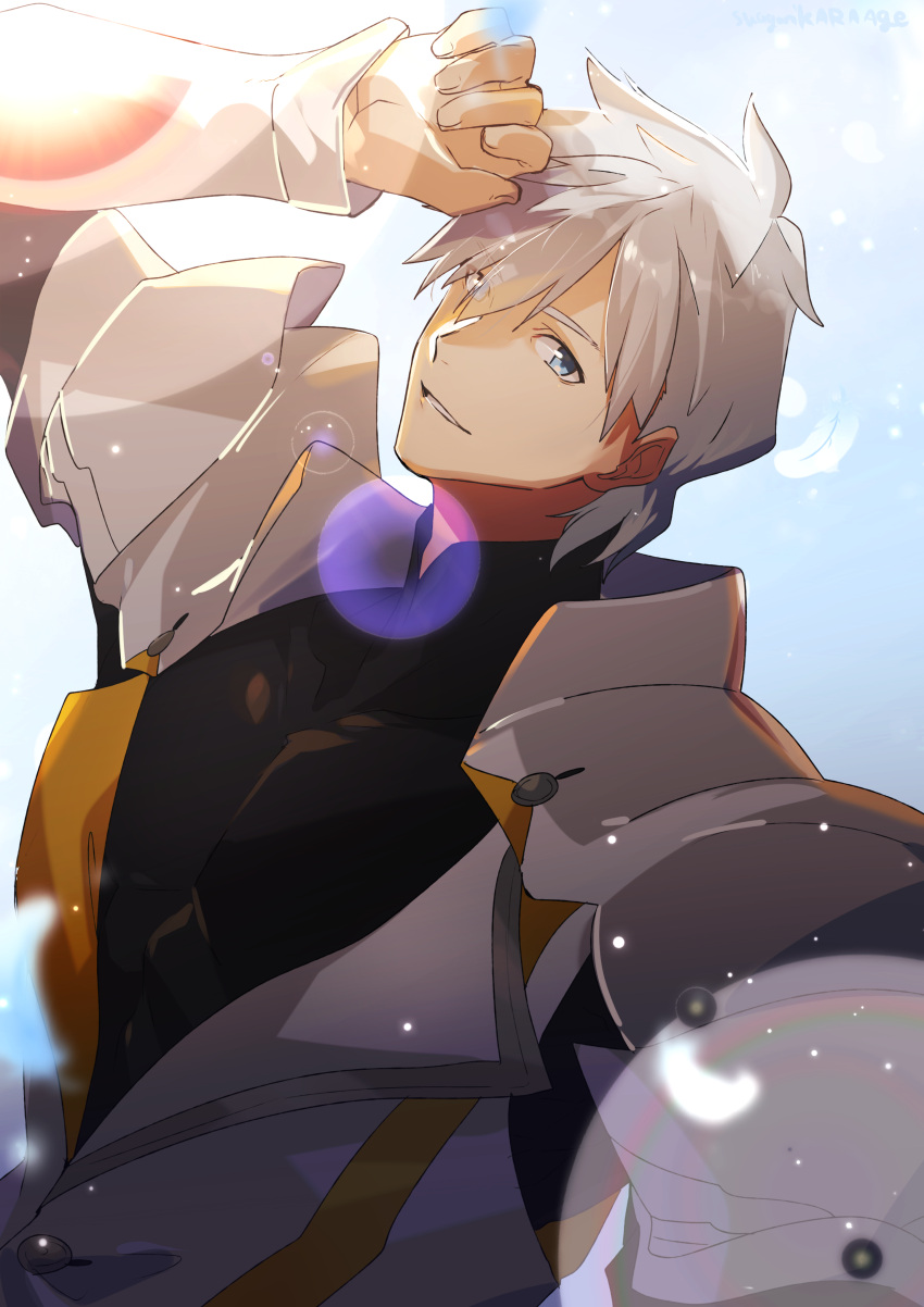 1boy, absurdres, armor, bangs, black_shirt, blue_eyes, commentary_request, eyebrows_visible_through_hair, eyes_visible_through_hair, fate/grand_order, fate_(series), fingernails, hair_between_eyes, highres, jacket, knight, long_sleeves, looking_at_viewer, male_focus, muscular, muscular_male, onasu_(sawagani), open_clothes, open_jacket, parted_lips, percival_(fate), shirt, short_hair, shoulder_armor, smile, solo, sunlight, teeth, white_hair, white_jacket