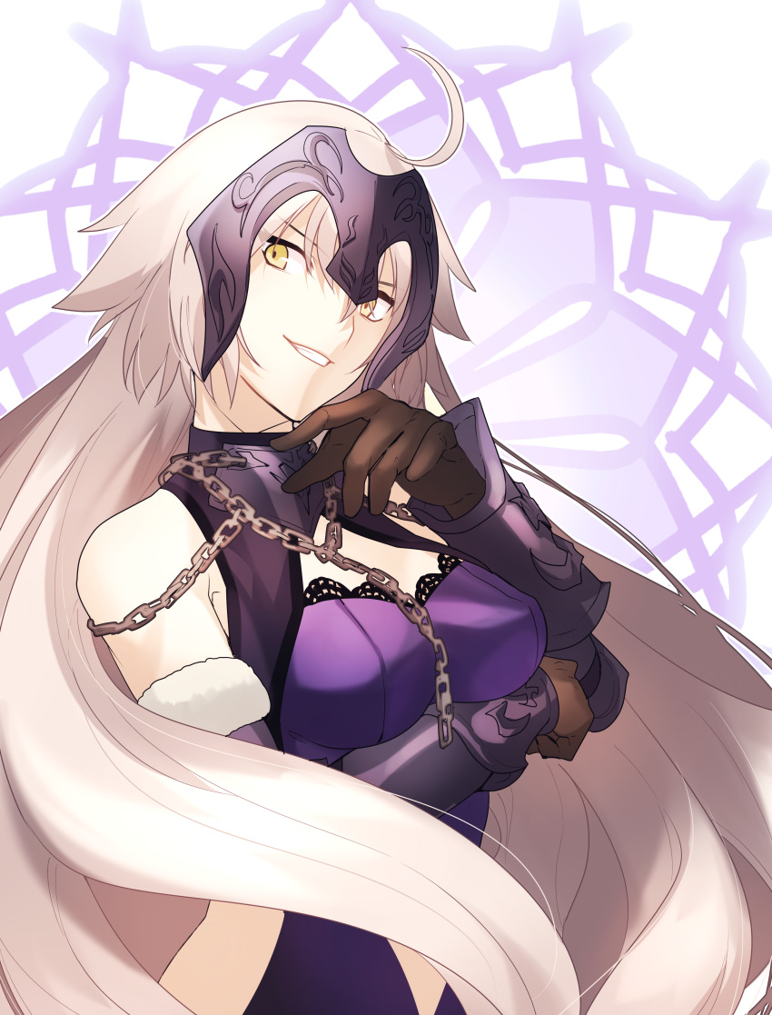 1girl, absurdres, ahoge, breasts, brown_gloves, chain, elbow_gloves, fate/grand_order, fate_(series), gloves, grey_hair, highres, jeanne_d'arc_(alter)_(fate), jeanne_d'arc_(fate)_(all), long_hair, onasu_(sawagani), smile, very_long_hair, yellow_eyes