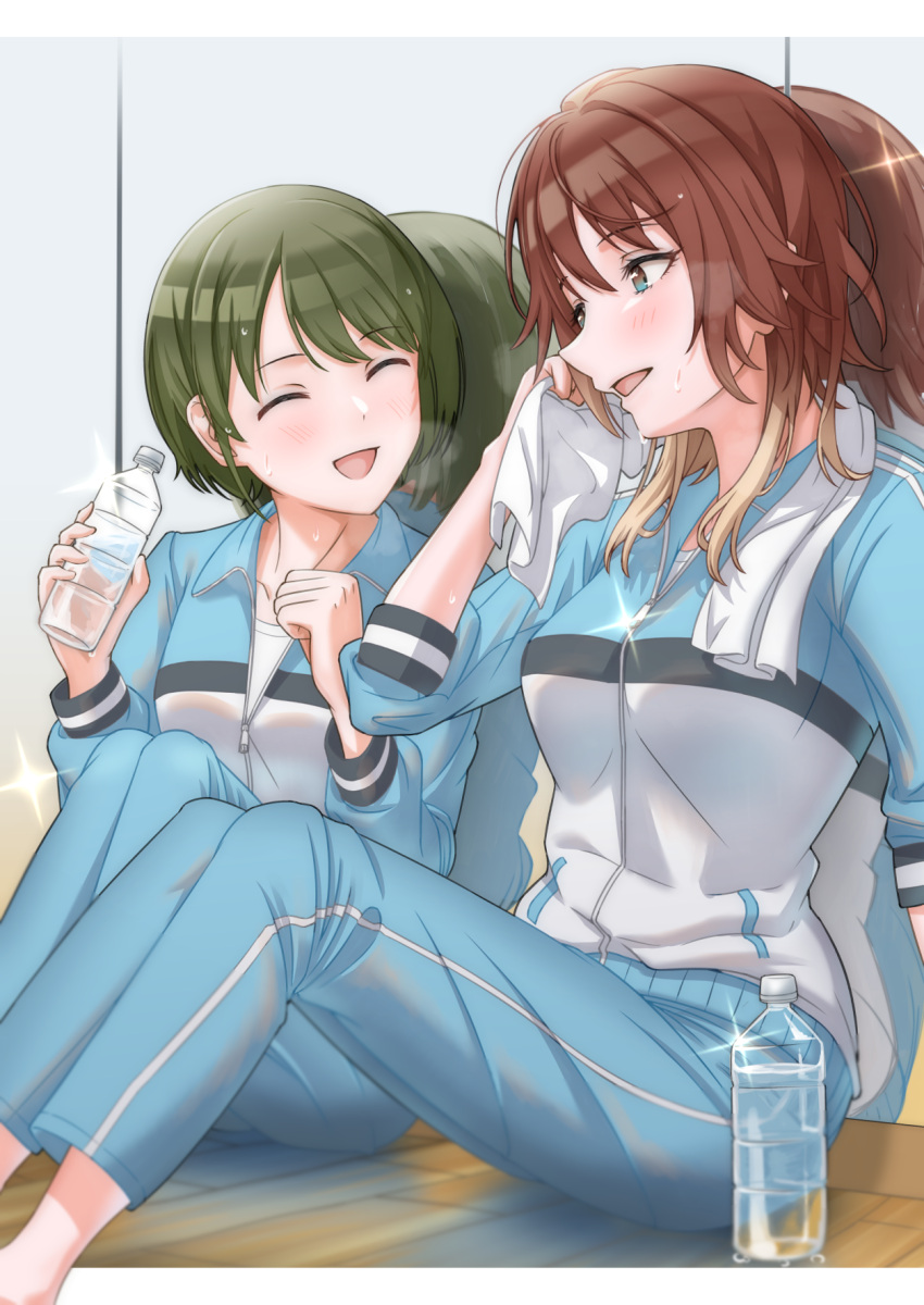 2girls, :d, aketa_mikoto, blue_eyes, blush, bob_cut, bottle, closed_eyes