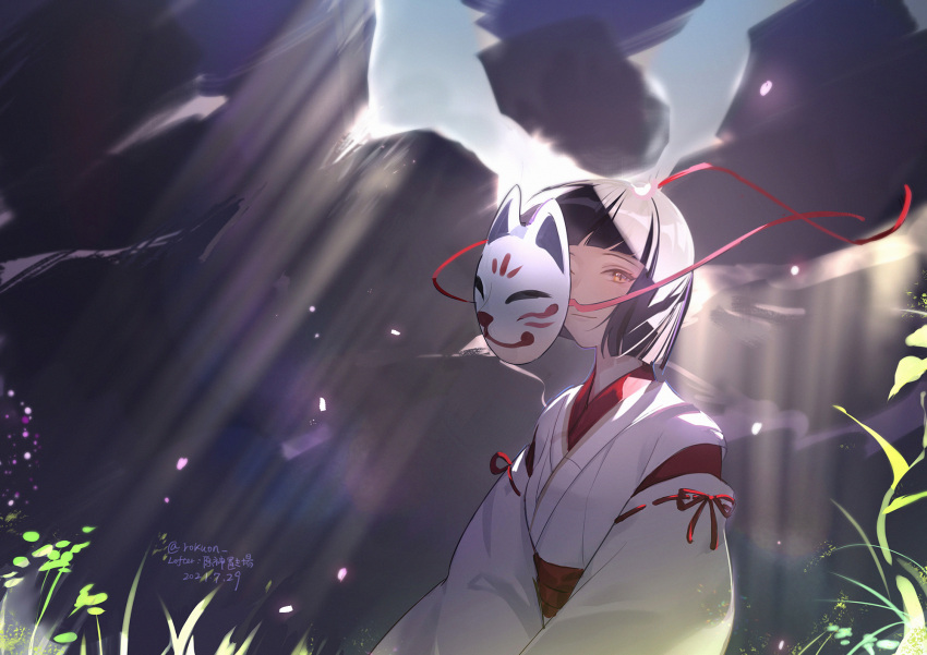 1girl, black_hair, closed_mouth, commentary_request, detached_sleeves, fox_mask, genshin_impact, hakama