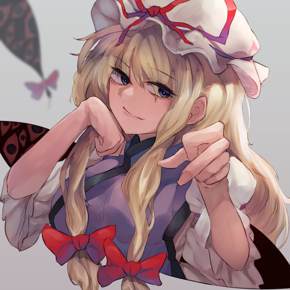 1girl, bangs, blonde_hair, blurry, blurry_background, bow, breasts, closed_mouth, commentary_request, depth_of_field, eyebrows_visible_through_hair, fe_(tetsu), fingernails, foreshortening, gap_(touhou), grey_background, hair_bow, hair_ribbon, hand_on_own_chin, hat, hat_ribbon, juliet_sleeves, large_breasts, long_hair, long_sleeves, looking_at_viewer, mob_cap, perspective, puffy_sleeves, red_bow, red_ribbon, ribbon, sidelocks, simple_background, smile, solo, tabard, touhou, tress_ribbon, upper_body, violet_eyes, white_headwear, yakumo_yukari