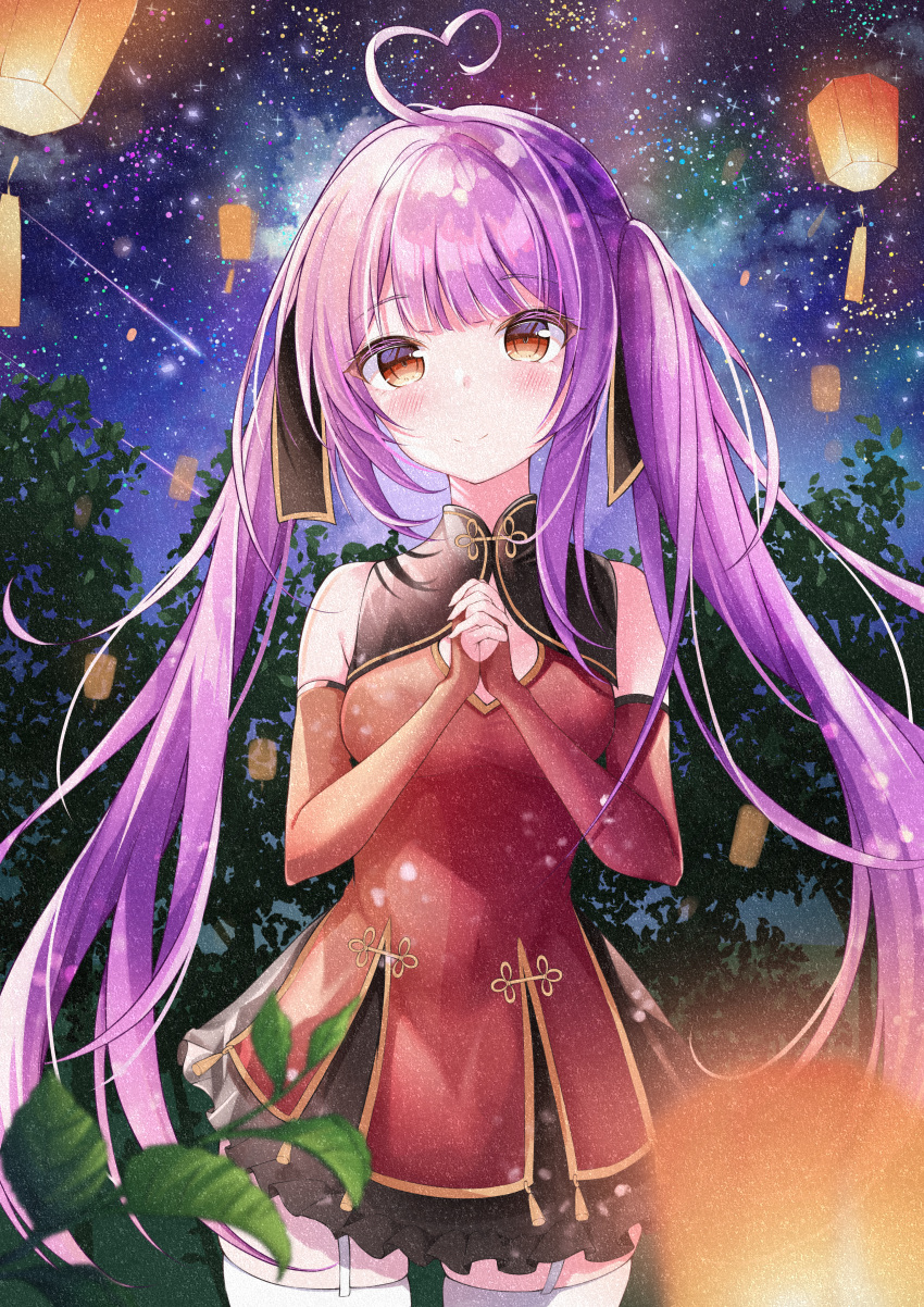 1girl, absurdres, ahoge, bangs, blunt_bangs, blurry, chinese_clothes, chucolala, commentary_request, depth_of_field, elbow_gloves, eyebrows_visible_through_hair, garter_straps, gloves, hands_together, highres, huge_filesize, interlocked_fingers, lantern, lantern_festival, long_hair, looking_at_viewer, nayuuchan, night, night_sky, orange_eyes, otome_oto, paper_lantern, purple_hair, sidelocks, sky, sky_lantern, smile, solo, star_(sky), starry_sky, thigh-highs, virtual_youtuber, white_legwear, zettai_ryouiki