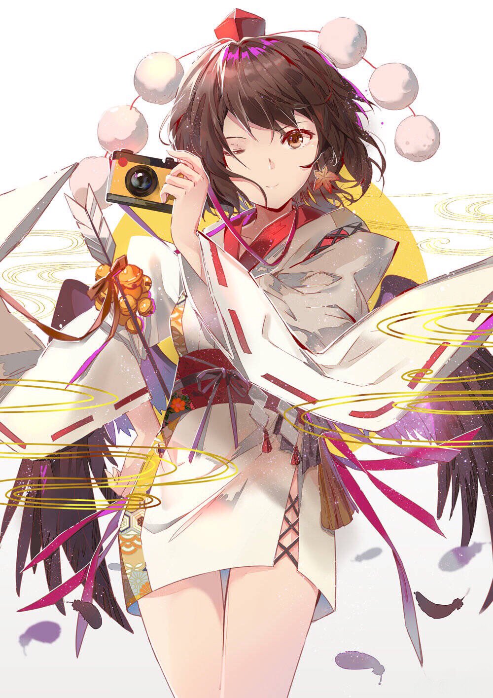 1girl, alternate_costume, arrow_(projectile), black_hair, black_wings, brown_eyes, camera, ceremonial_new_year, earrings, elise_(piclic), feathered_wings, feathers, hat, highres, holding, holding_camera, japanese_clothes, jewelry, kimono, leaf_earrings, light_smile, long_sleeves, looking_at_viewer, obi, one_eye_closed, pom_pom_(clothes), ribbon-trimmed_sleeves, ribbon_trim, sash, shameimaru_aya, short_hair, solo, tokin_hat, touhou, white_kimono, wide_sleeves, wings